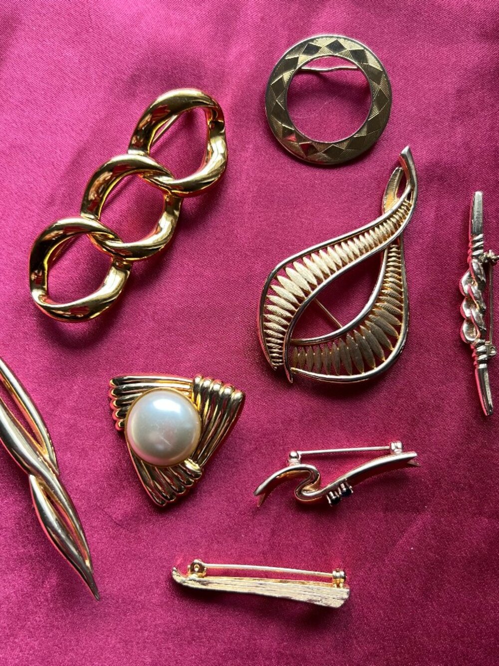 Vintage Gold Tone Brooches - Lot of 8 - Unsigned/Avon